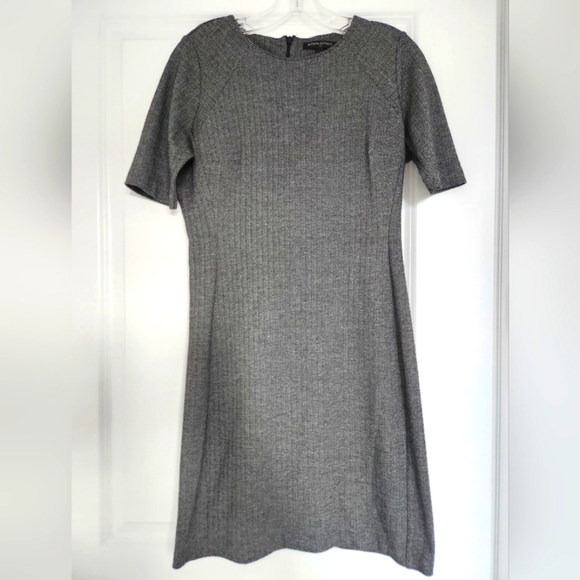 Banana Republic Factory Dresses & Skirts - Banana Republic Herringbone Short Sleeve Midi Dress size 4